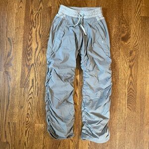 Ivivva Live to Move Pant - lined - size 8